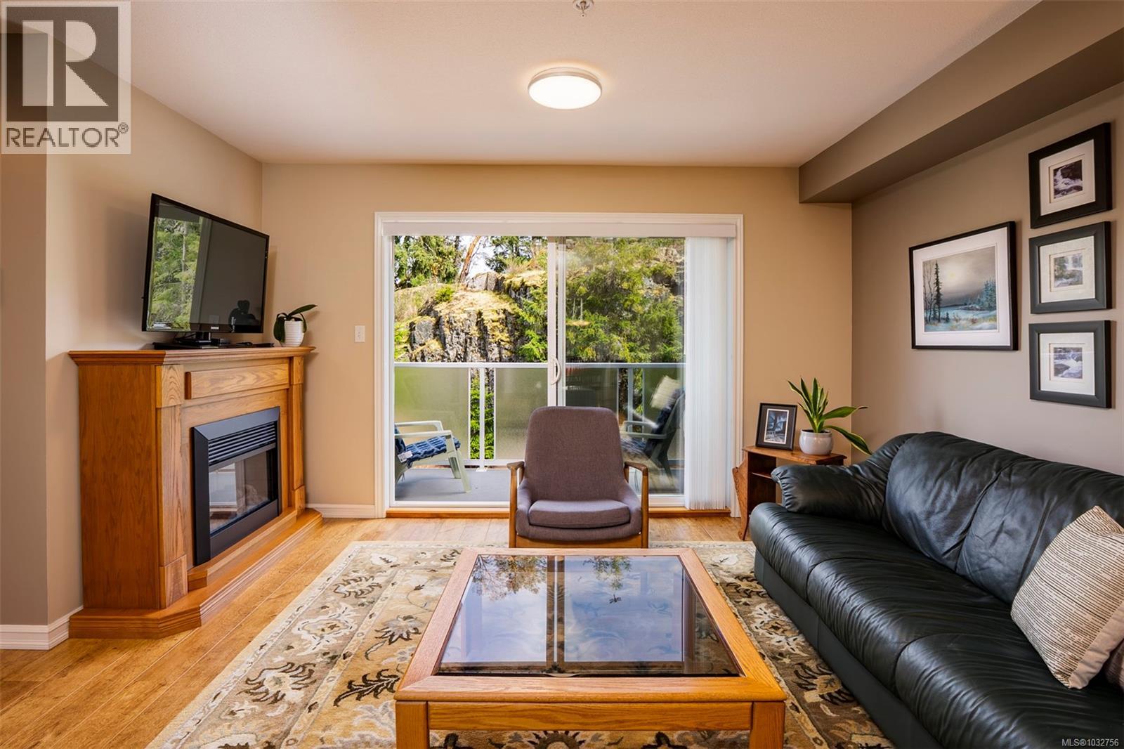 3395 Mariposa Dr - 27
