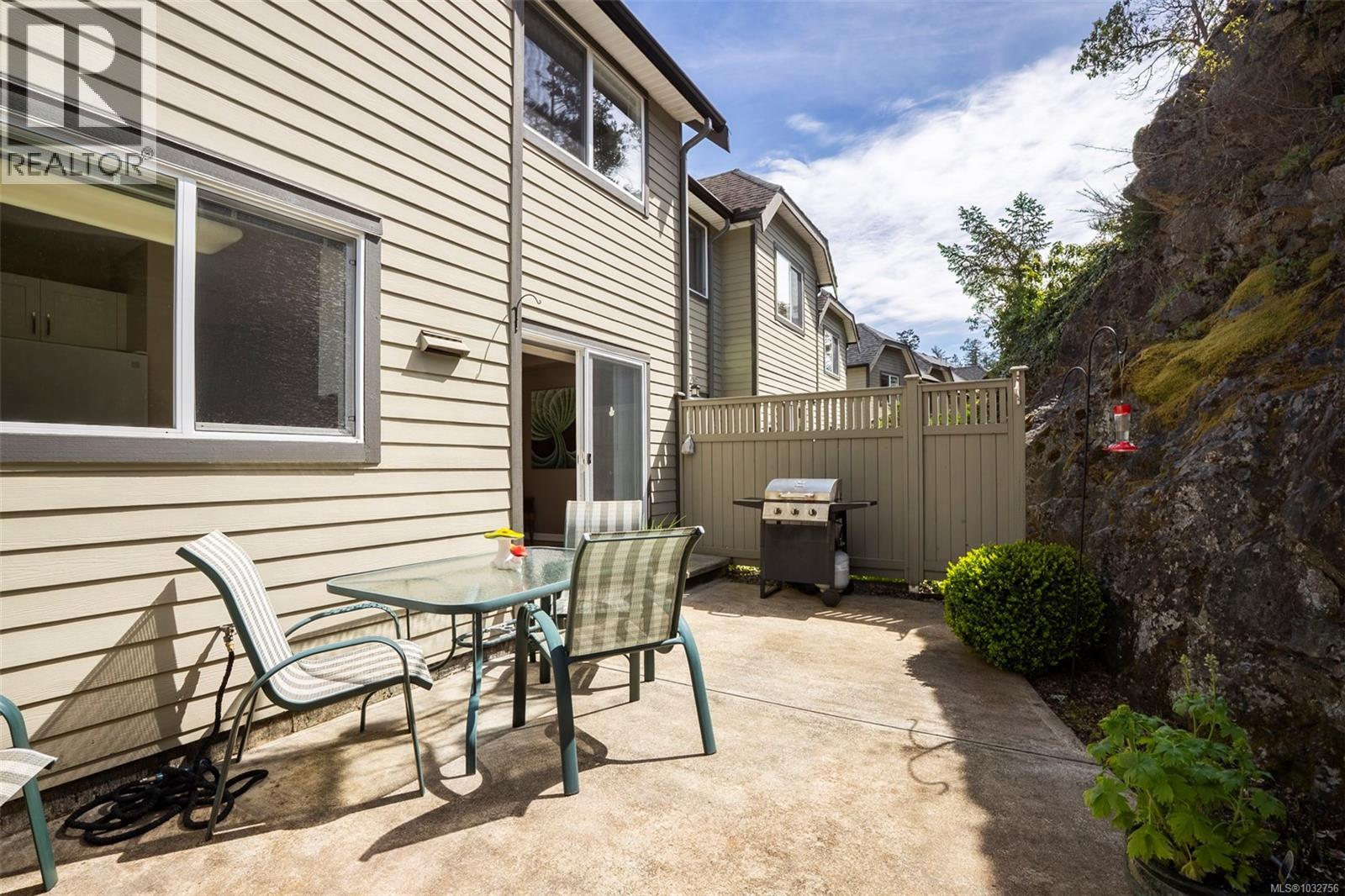3395 Mariposa Dr - 19