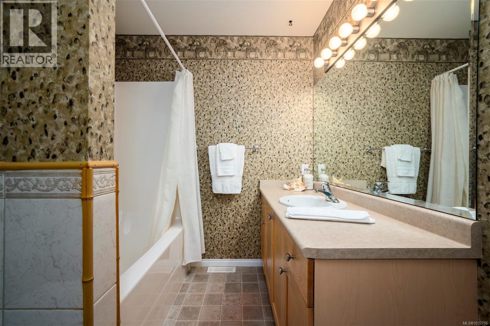 3395 Mariposa Dr - 42