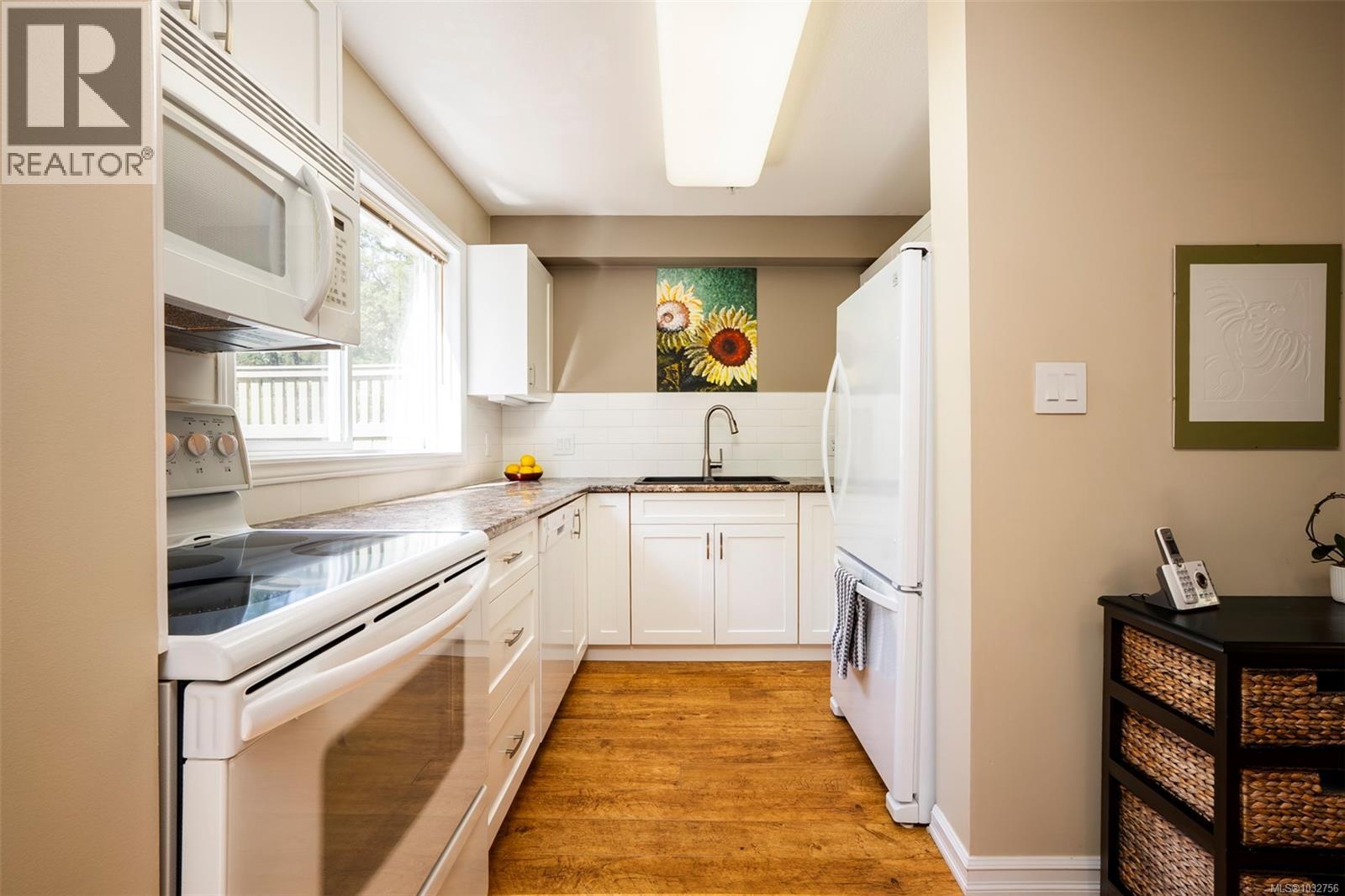 3395 Mariposa Dr - 14