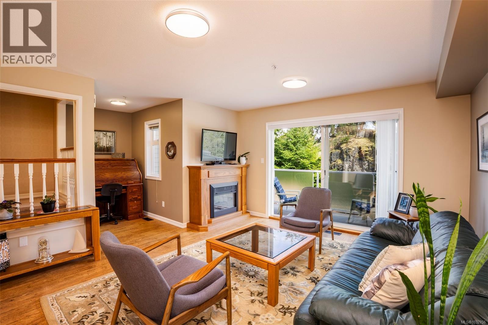 3395 Mariposa Dr - 26