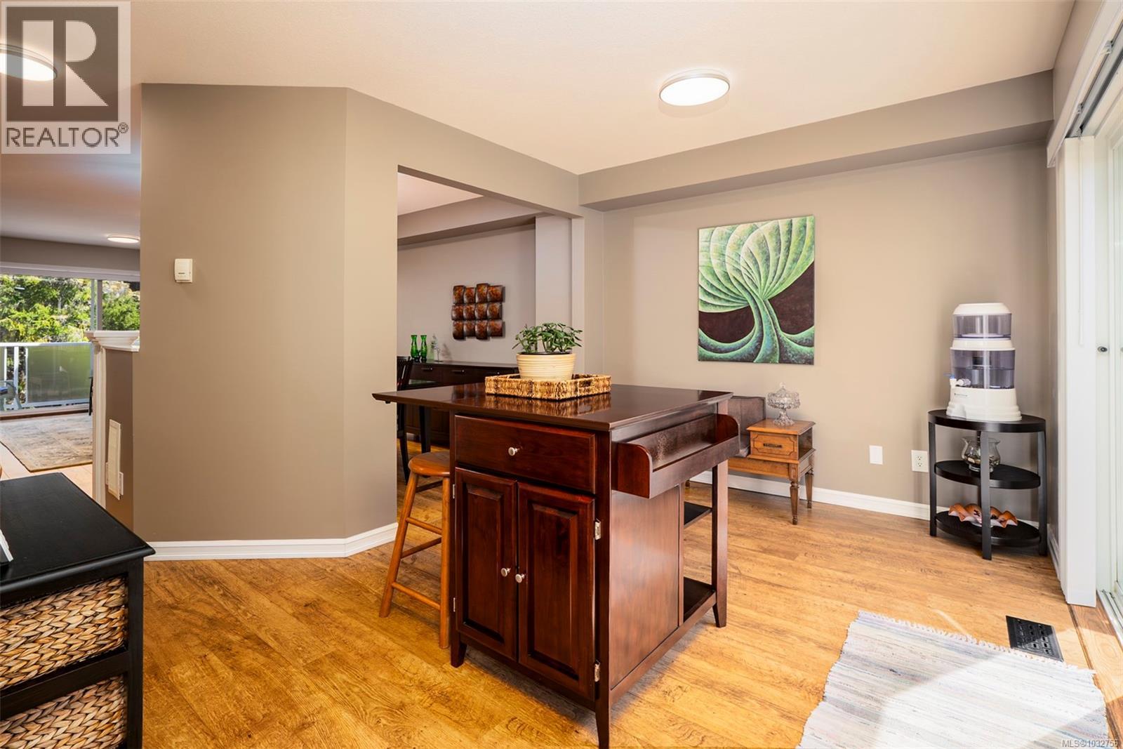 3395 Mariposa Dr - 21