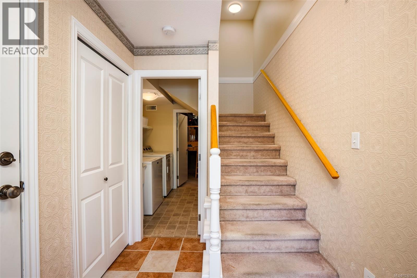 3395 Mariposa Dr - 13