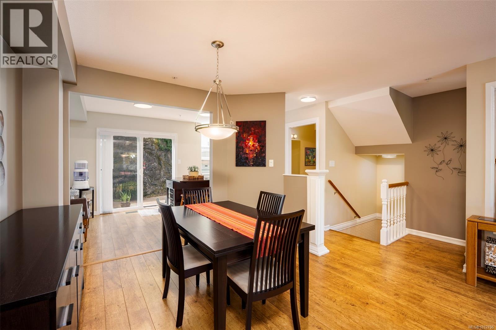 3395 Mariposa Dr - 5