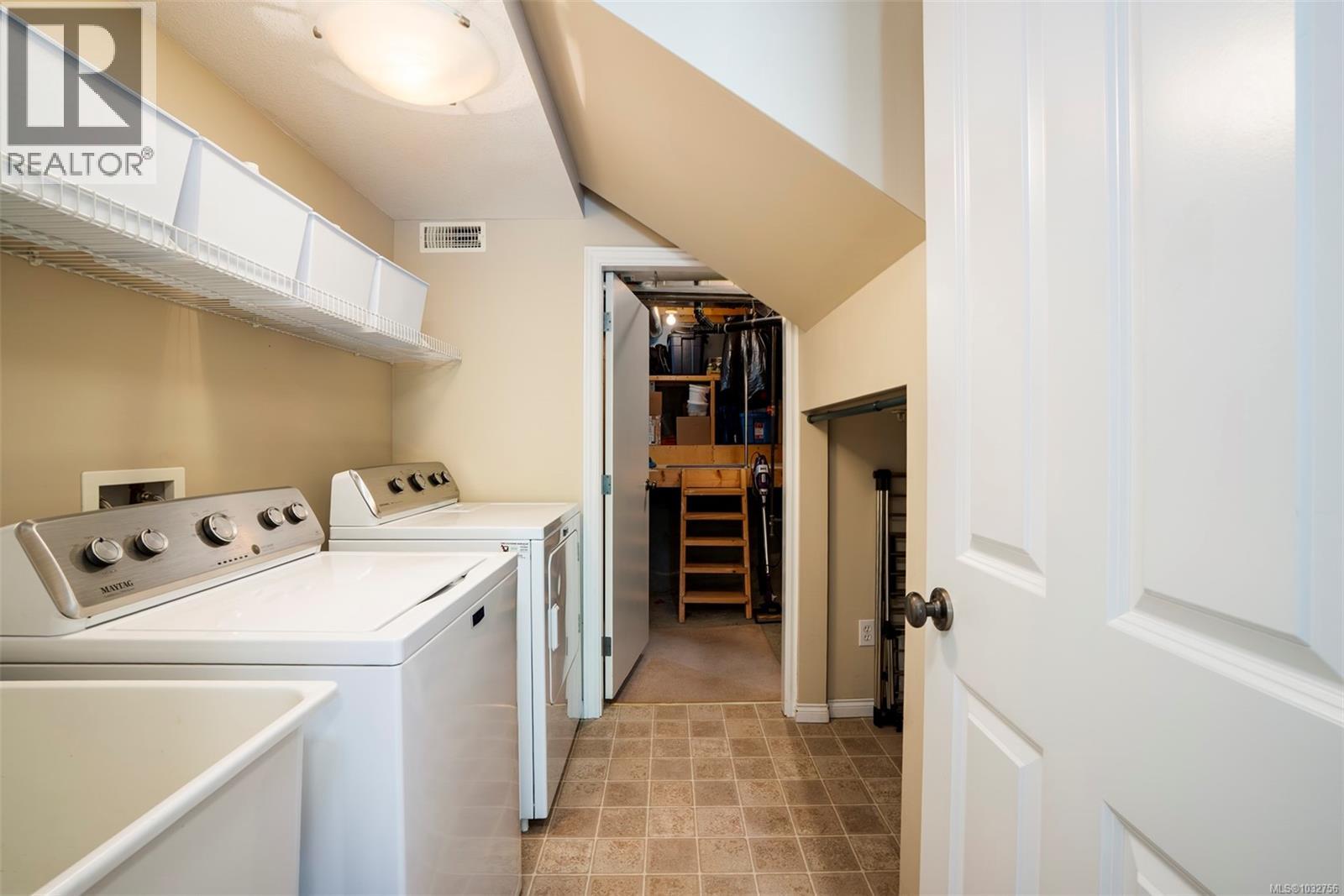 3395 Mariposa Dr - 43