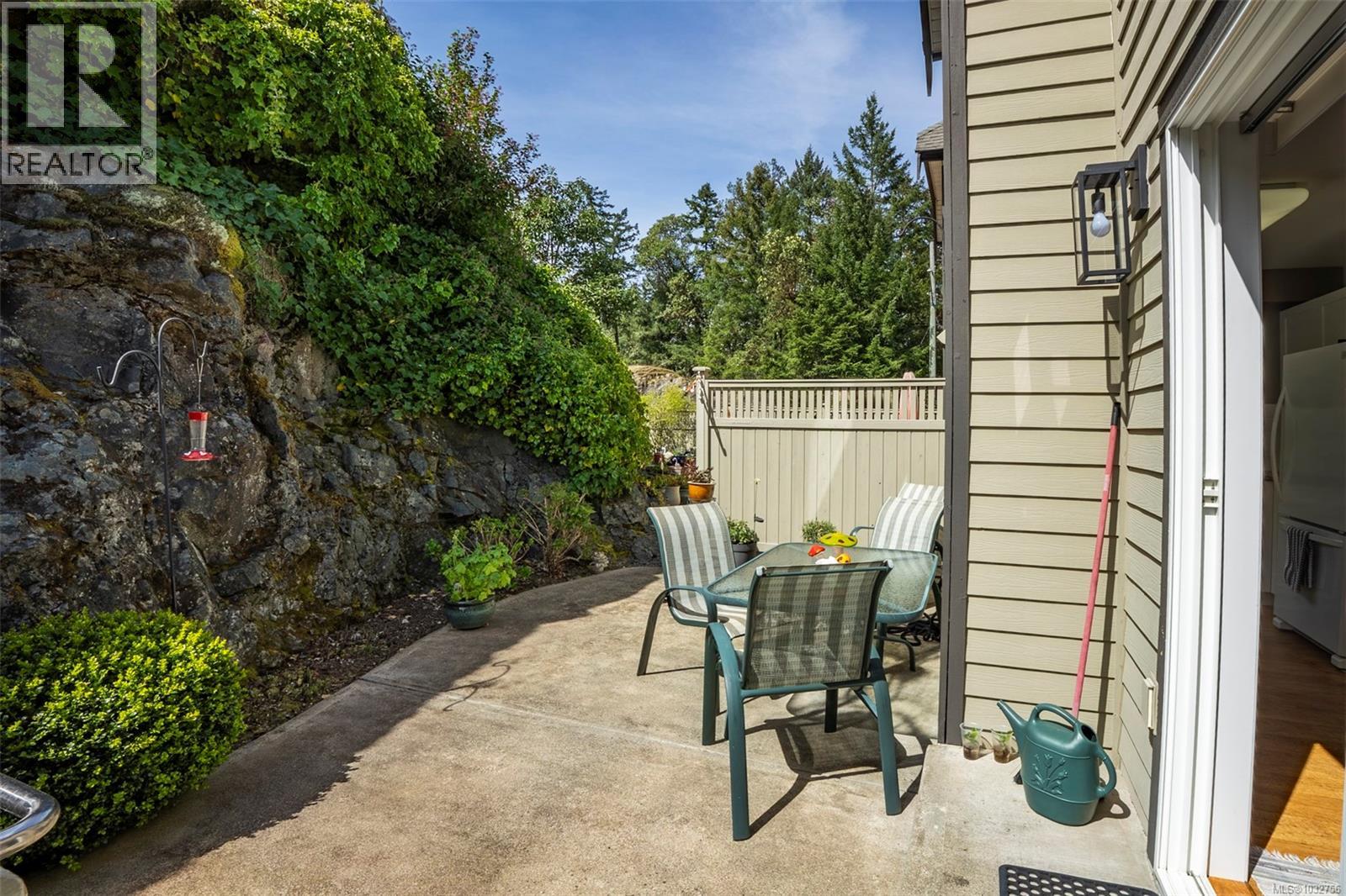 3395 Mariposa Dr - 8