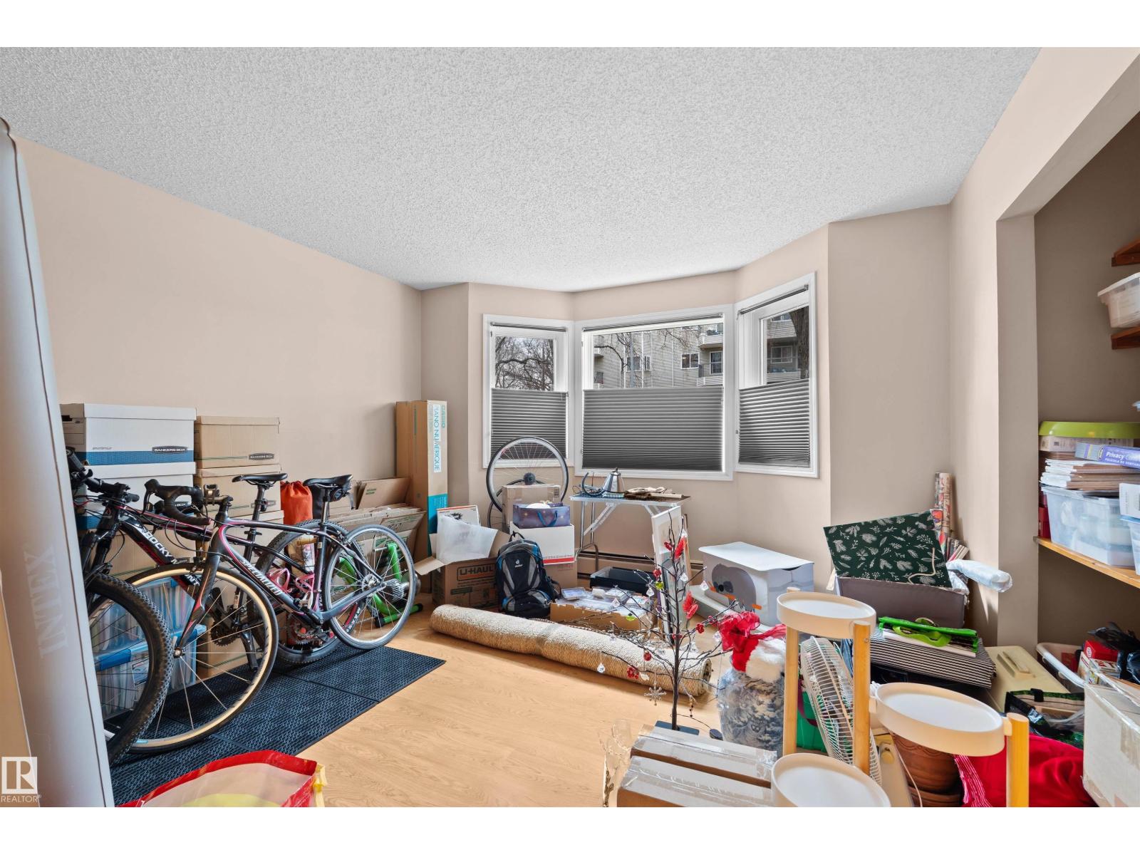 #11 10172 118 ST NW - 13