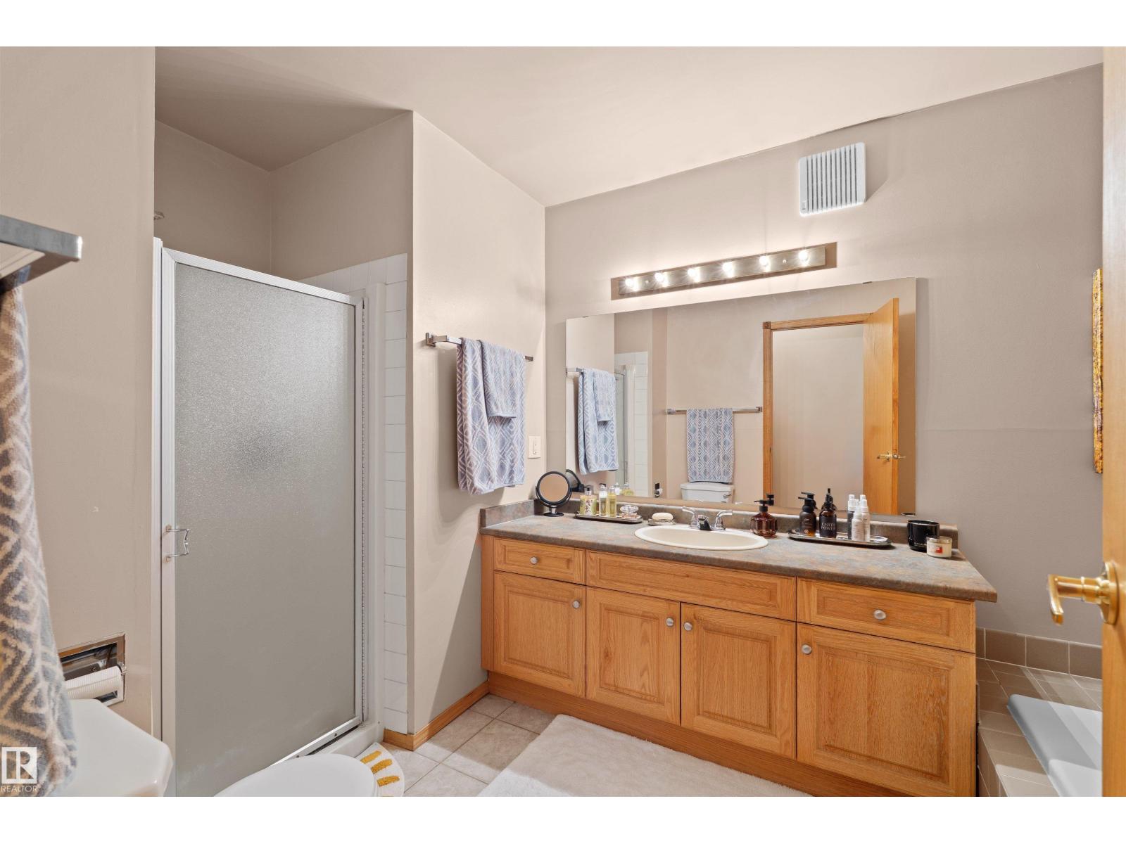 #11 10172 118 ST NW - 15