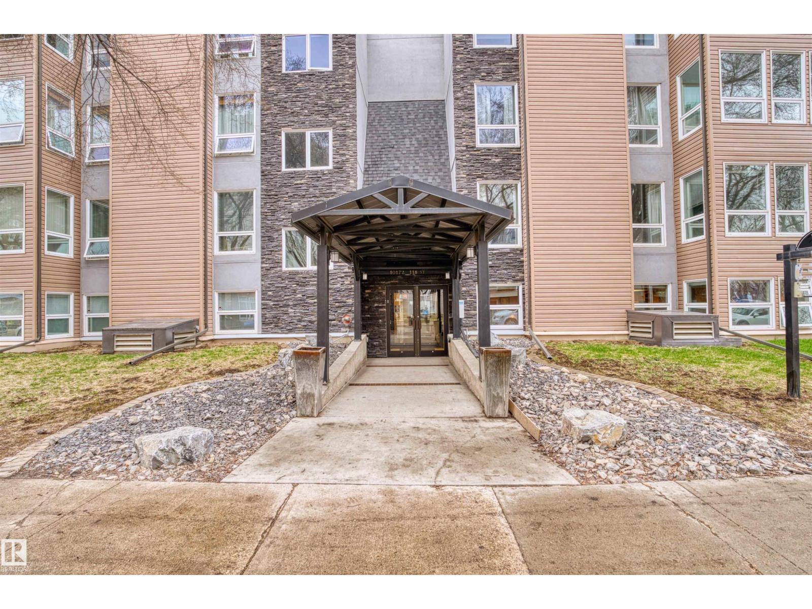 #11 10172 118 ST NW - 18