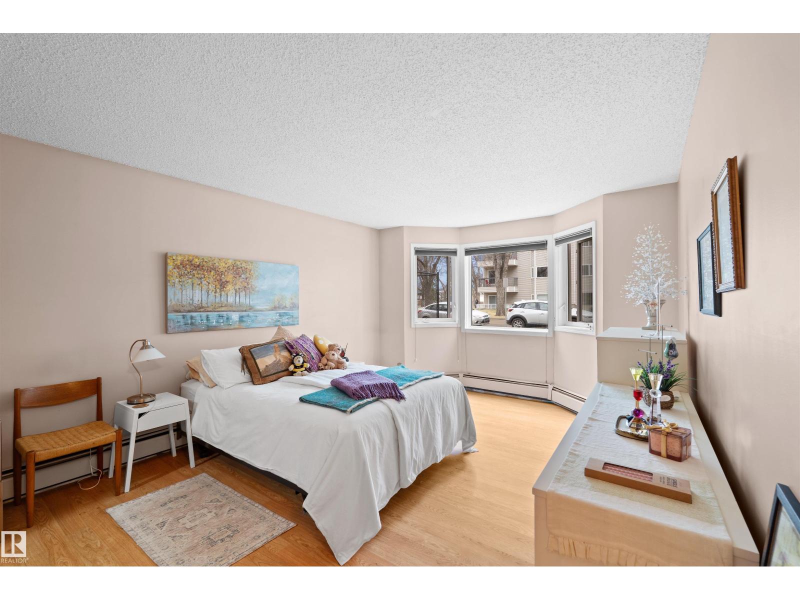 #11 10172 118 ST NW - 9