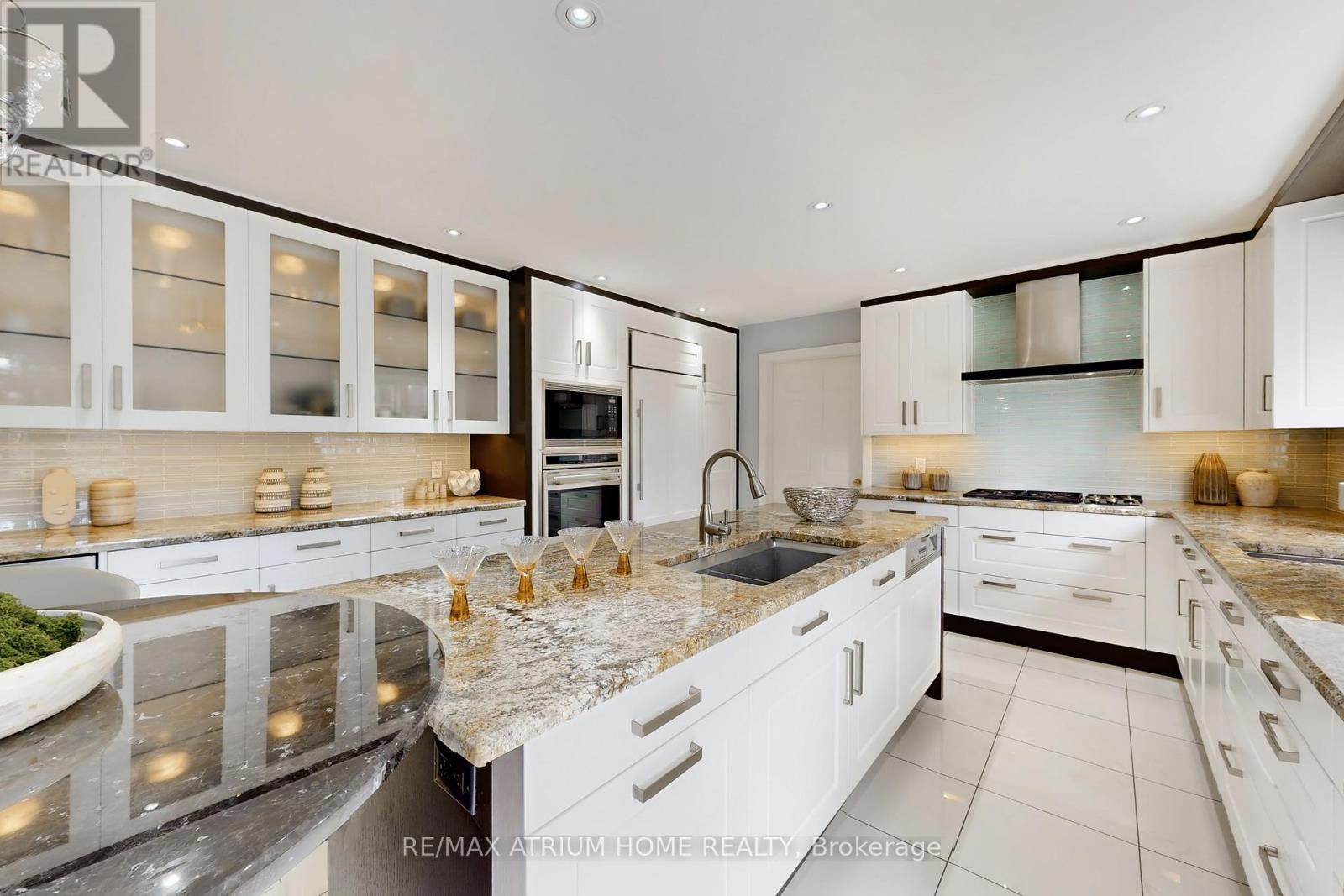 19 LIMCOMBE DRIVE - 13