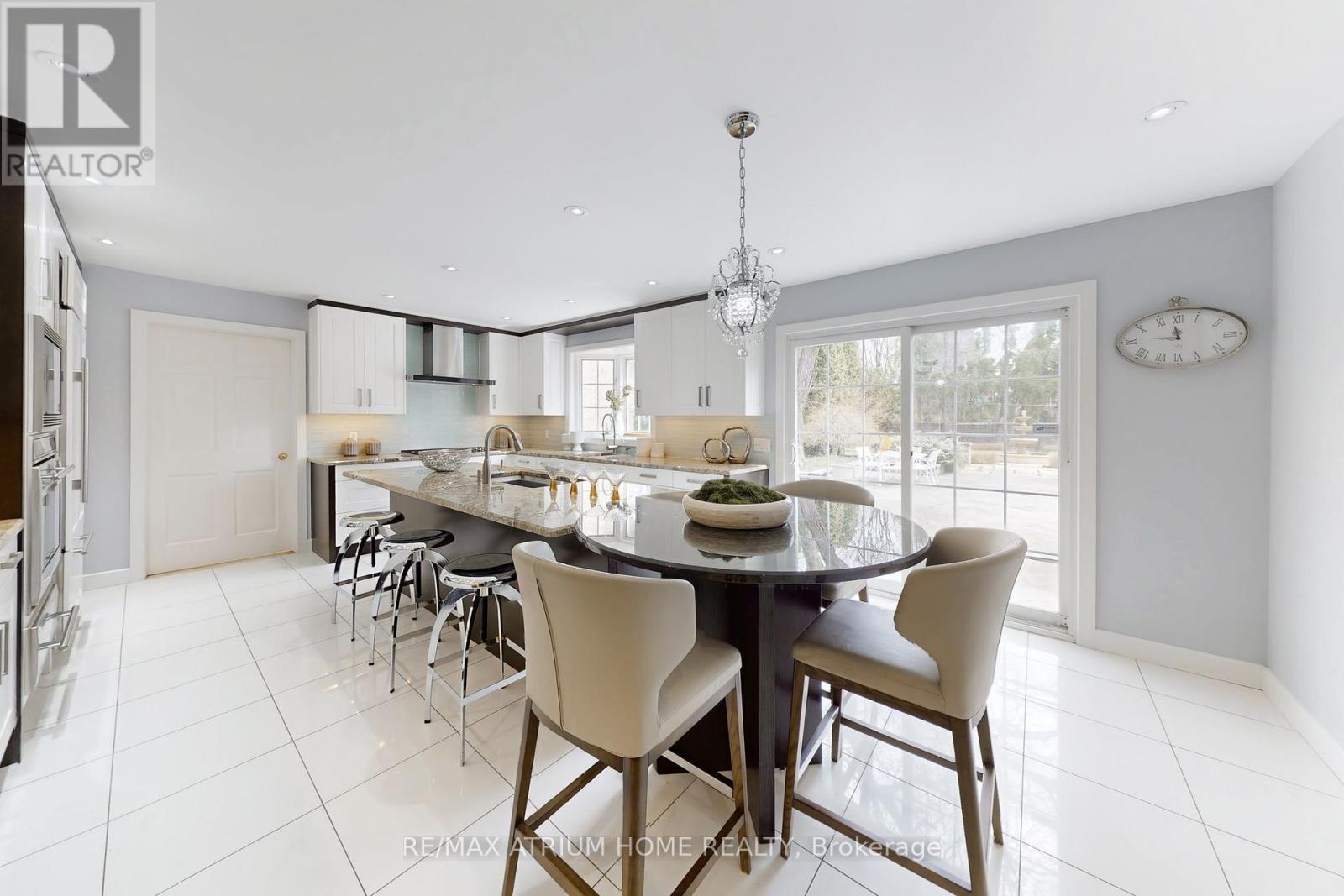 19 LIMCOMBE DRIVE - 16