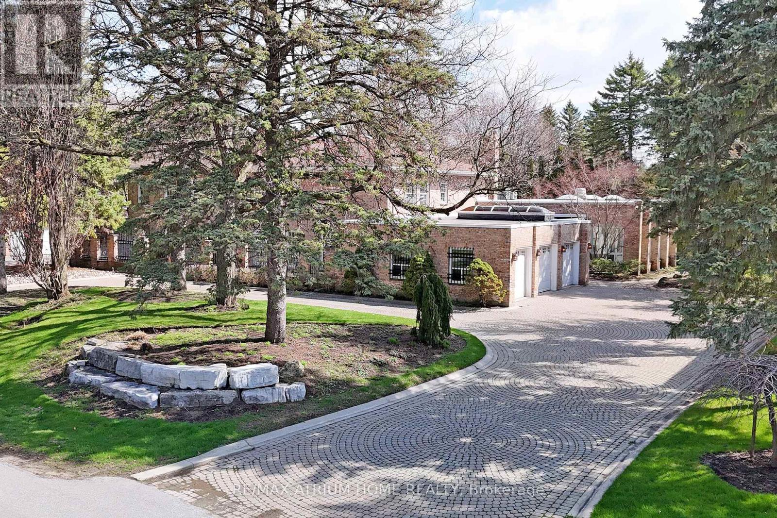 19 LIMCOMBE DRIVE - 2
