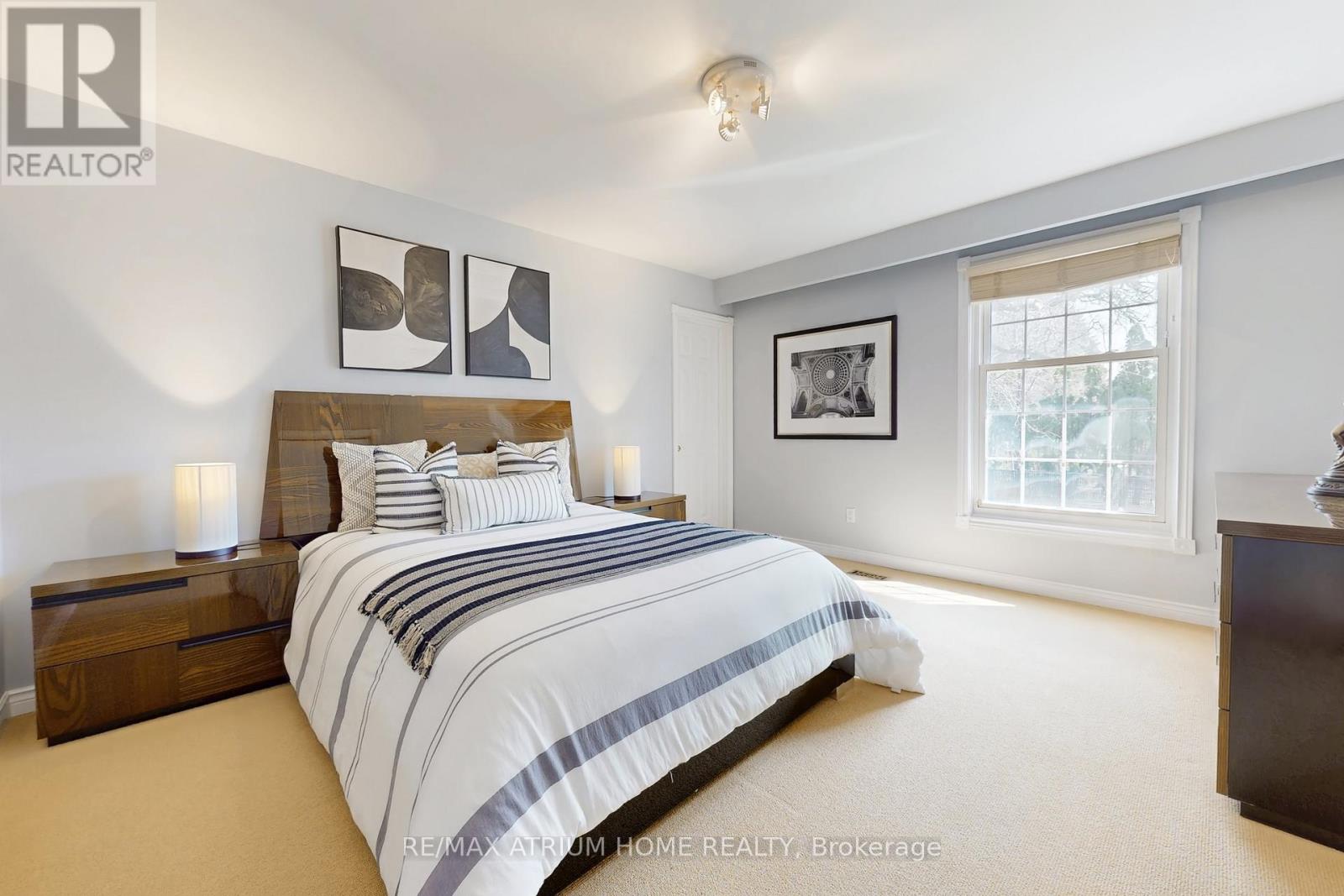 19 LIMCOMBE DRIVE - 32