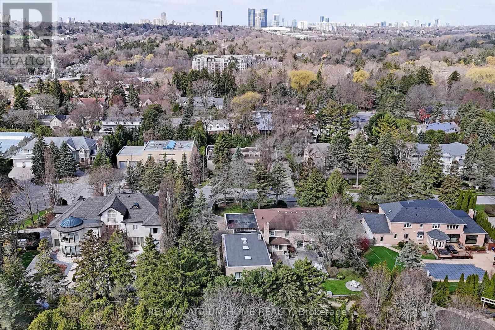 19 LIMCOMBE DRIVE - 4