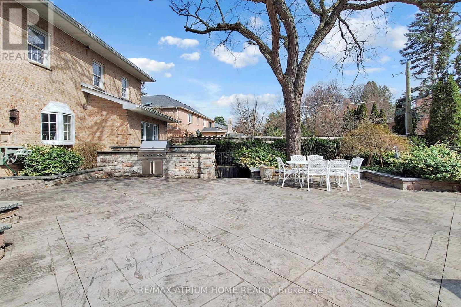 19 LIMCOMBE DRIVE - 40