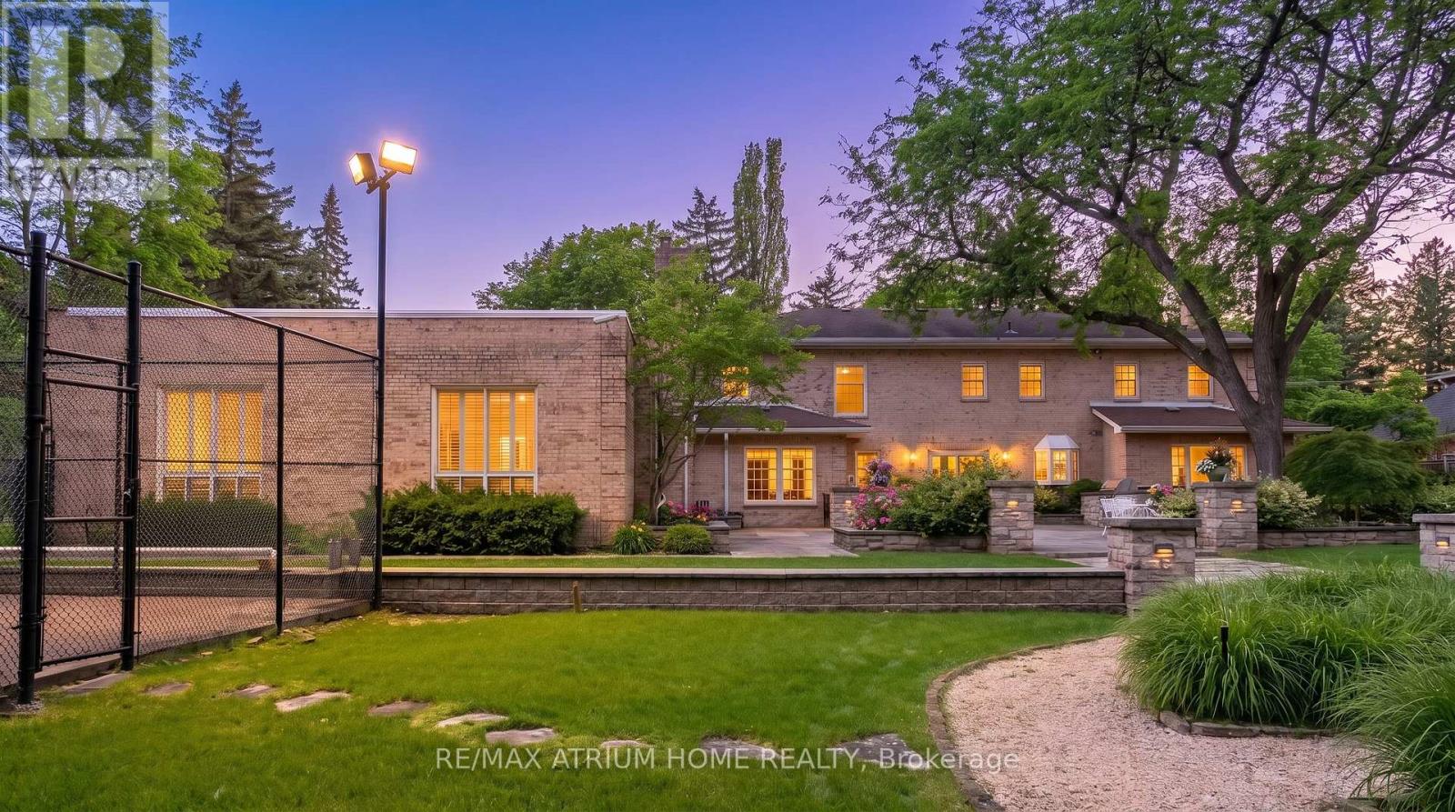 19 LIMCOMBE DRIVE - 44