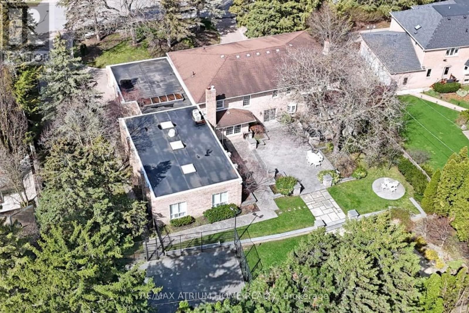 19 LIMCOMBE DRIVE - 48
