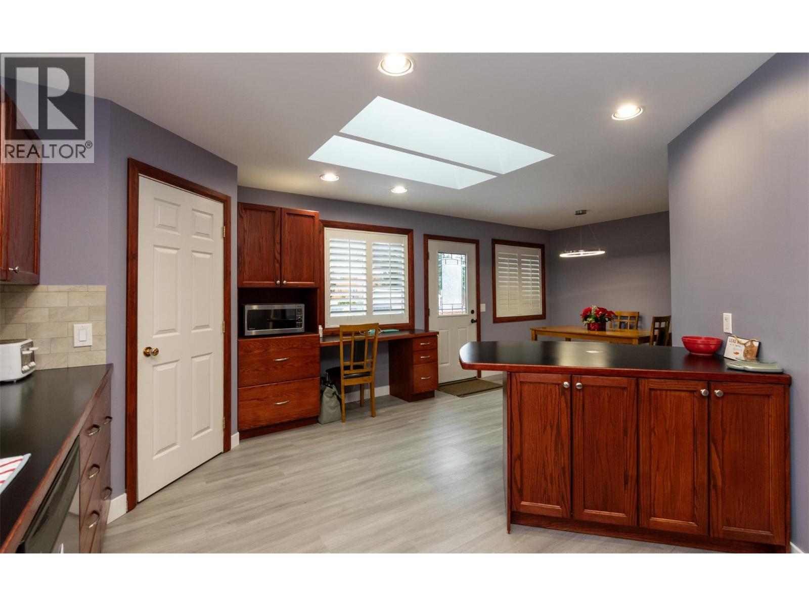1350 13 Avenue SE — photo 10