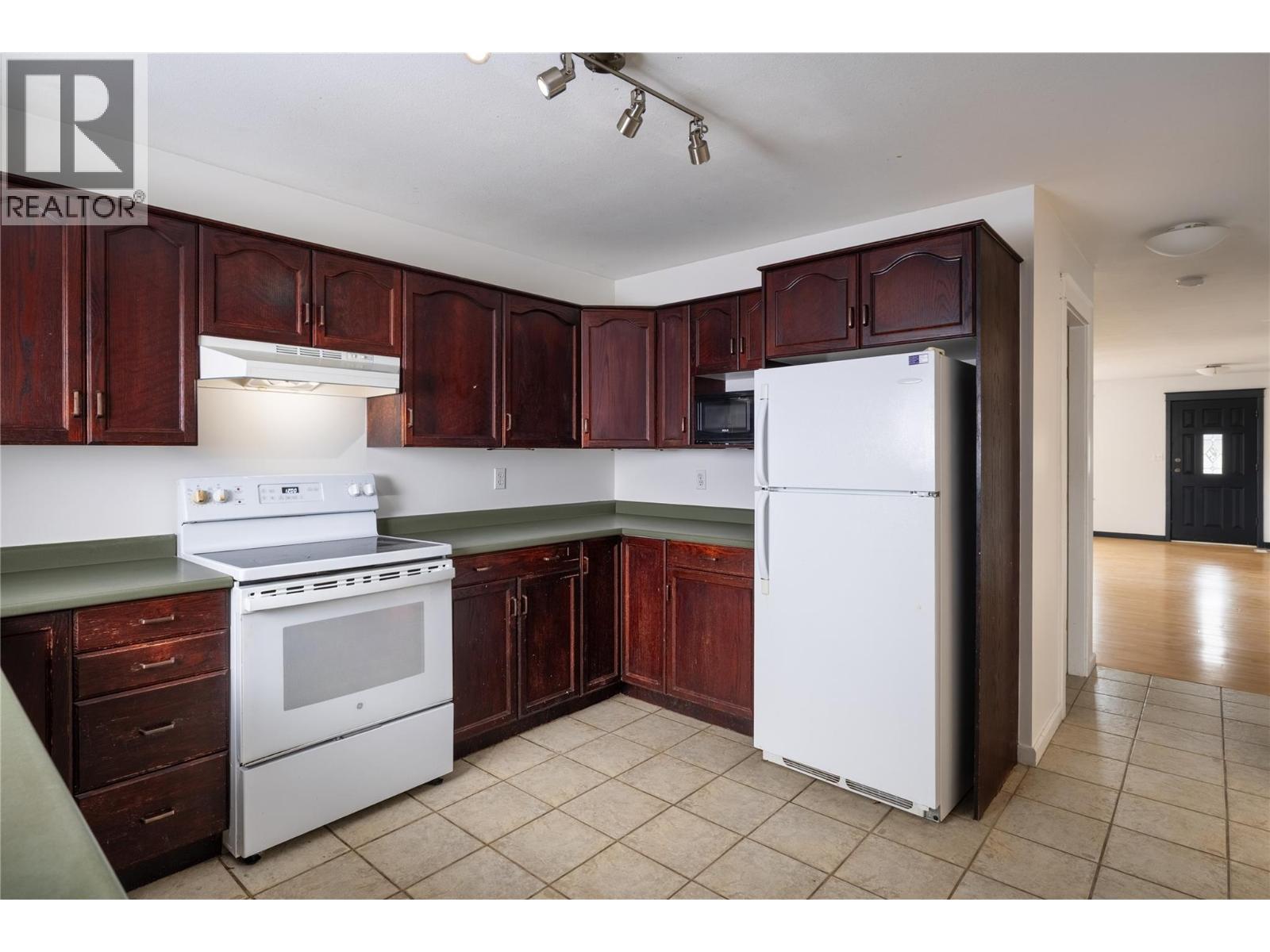  6972 Cummins Road, Vernon