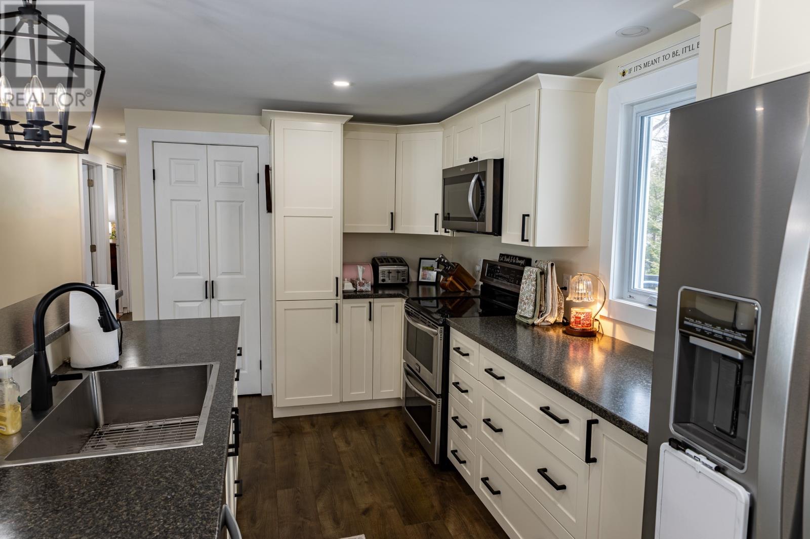 18 SEVENTH AVENUE - 10