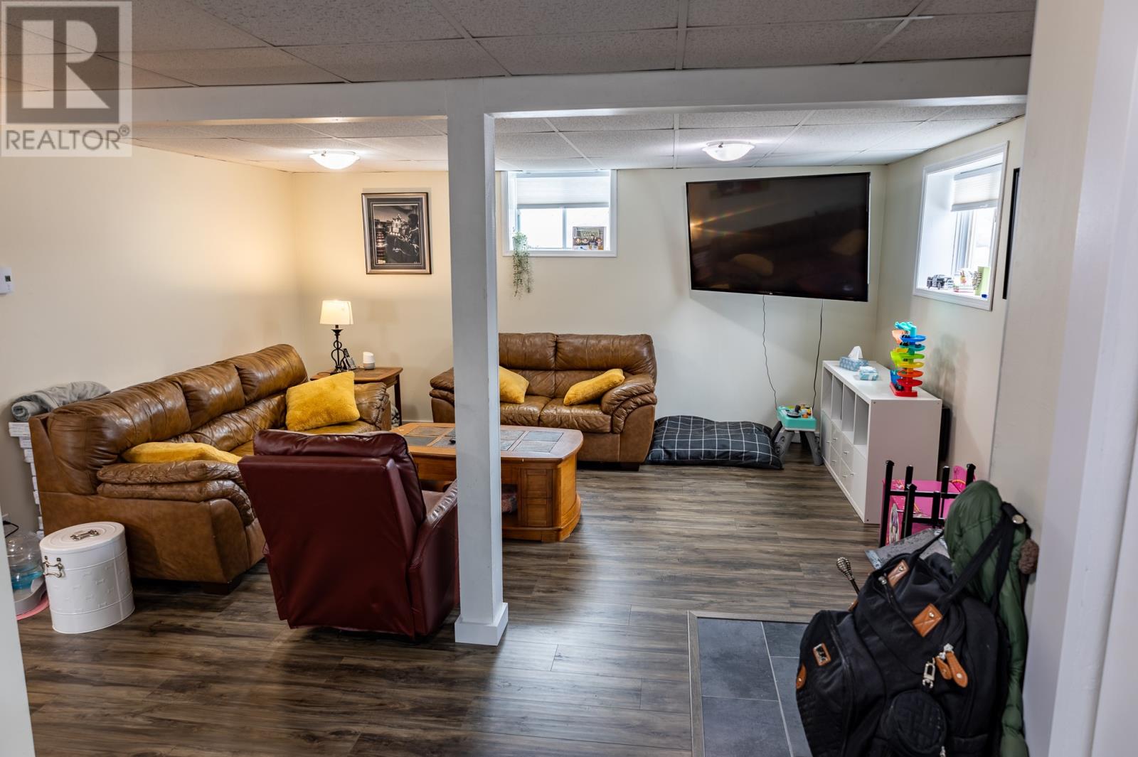 18 SEVENTH AVENUE - 18