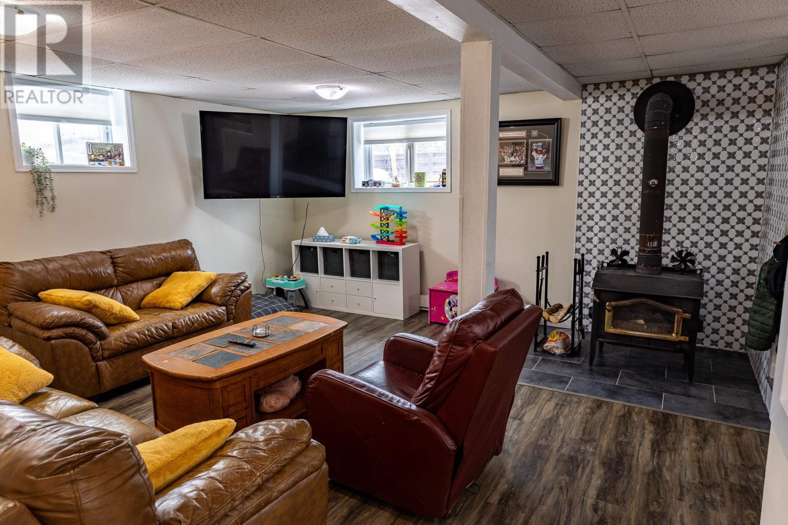 18 SEVENTH AVENUE - 22