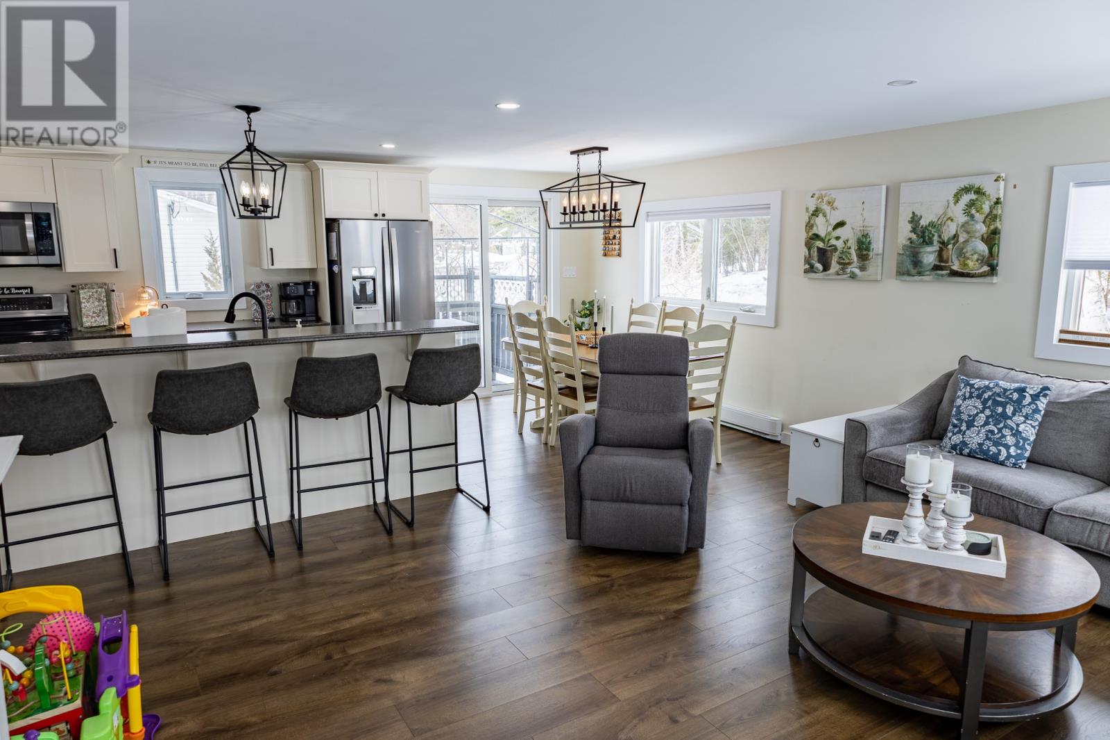 18 SEVENTH AVENUE - 12