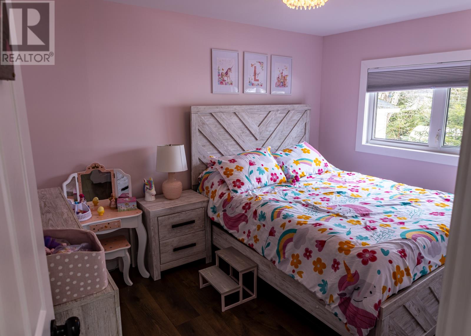 18 SEVENTH AVENUE - 20