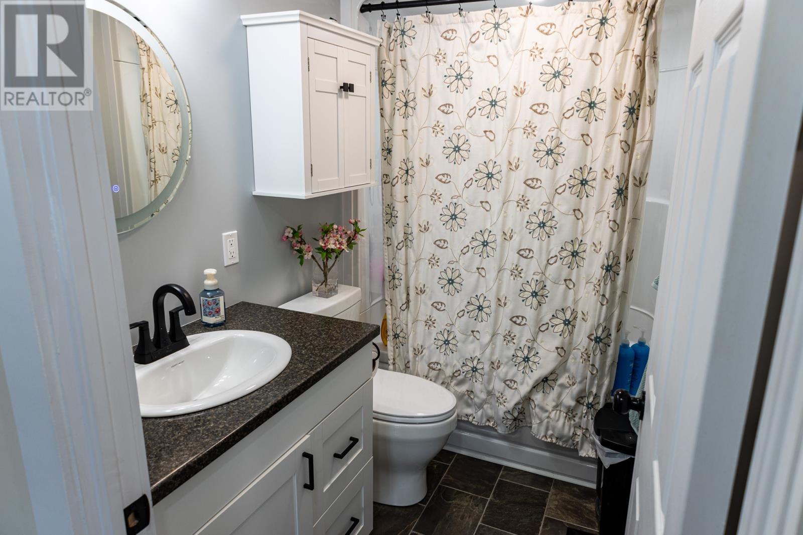 18 SEVENTH AVENUE - 17