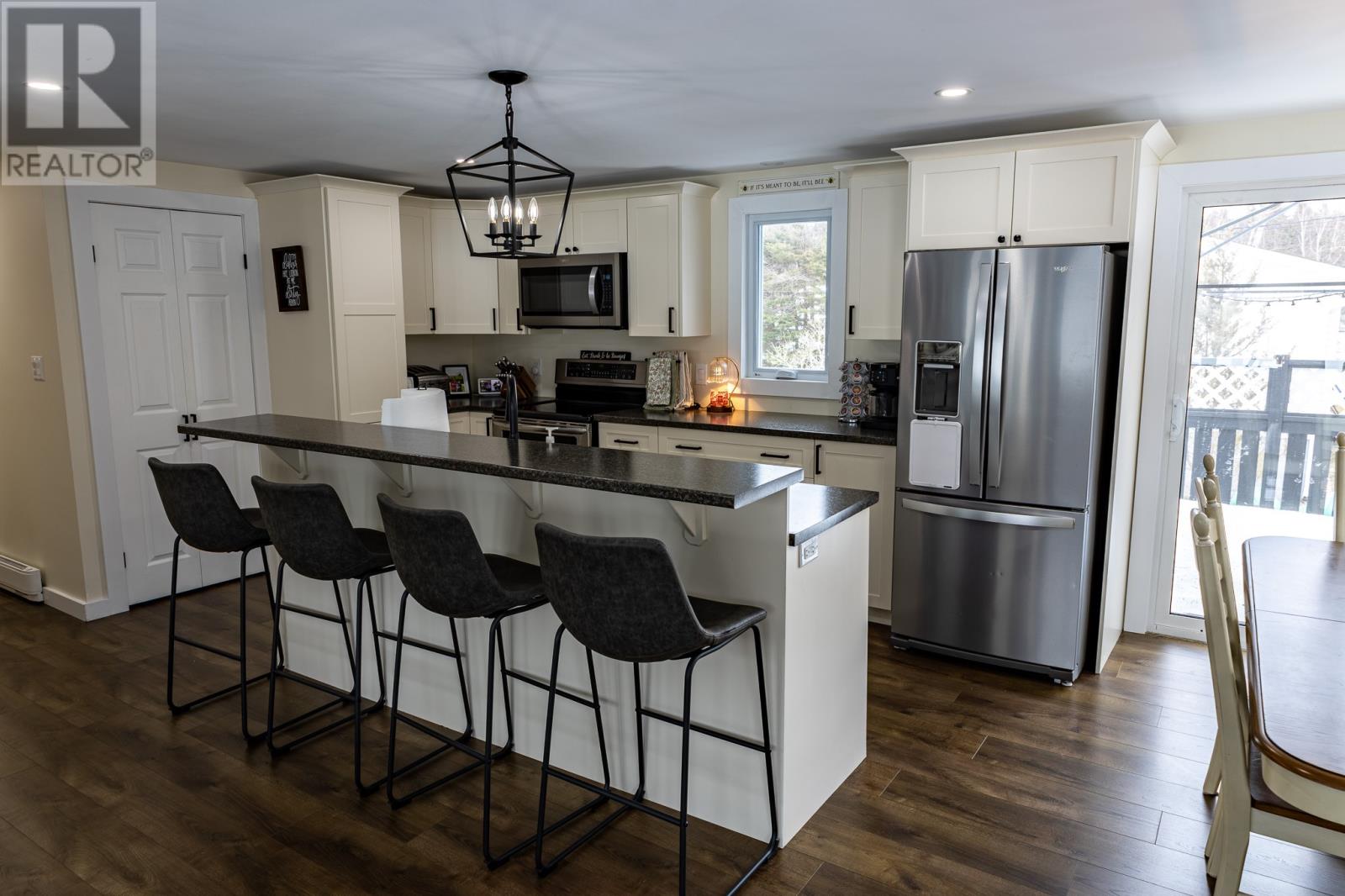 18 SEVENTH AVENUE - 6