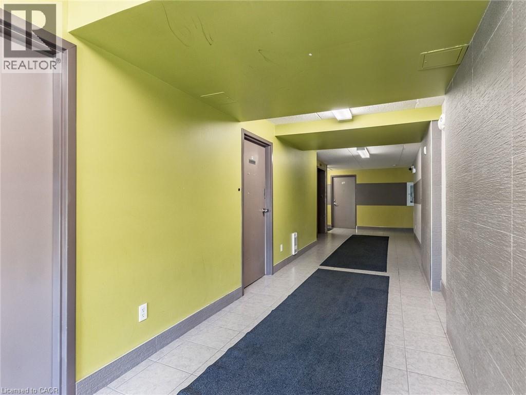 261 LESTER Street Unit# 301, Waterloo, Ontario, N2L3W6 — Photo 6
