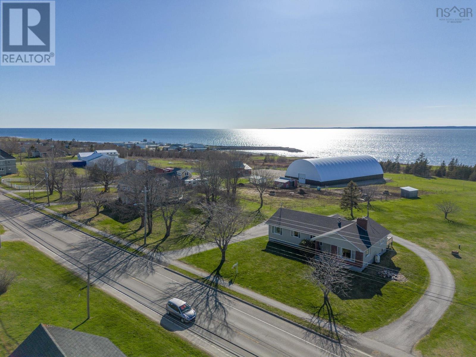 Property 4 of 40 of 777 1 Highway