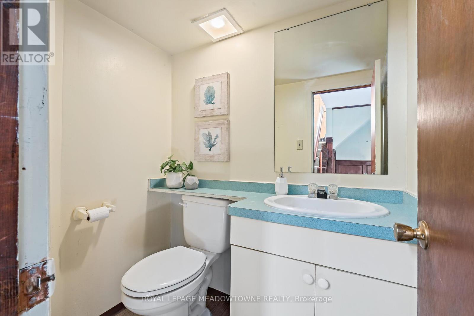 37 PRINCE CHARLES DRIVE - 26