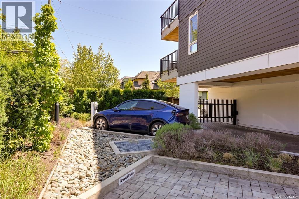 409 1588 North Dairy Road, Saanich