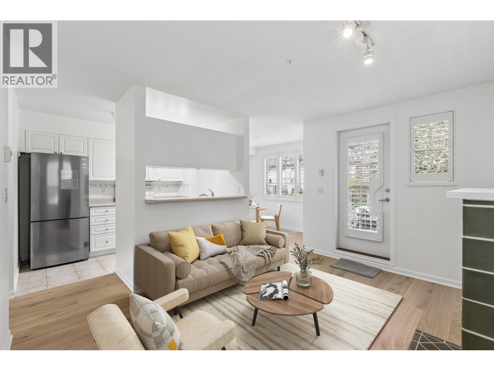 206 2490 W 2ND AVENUE