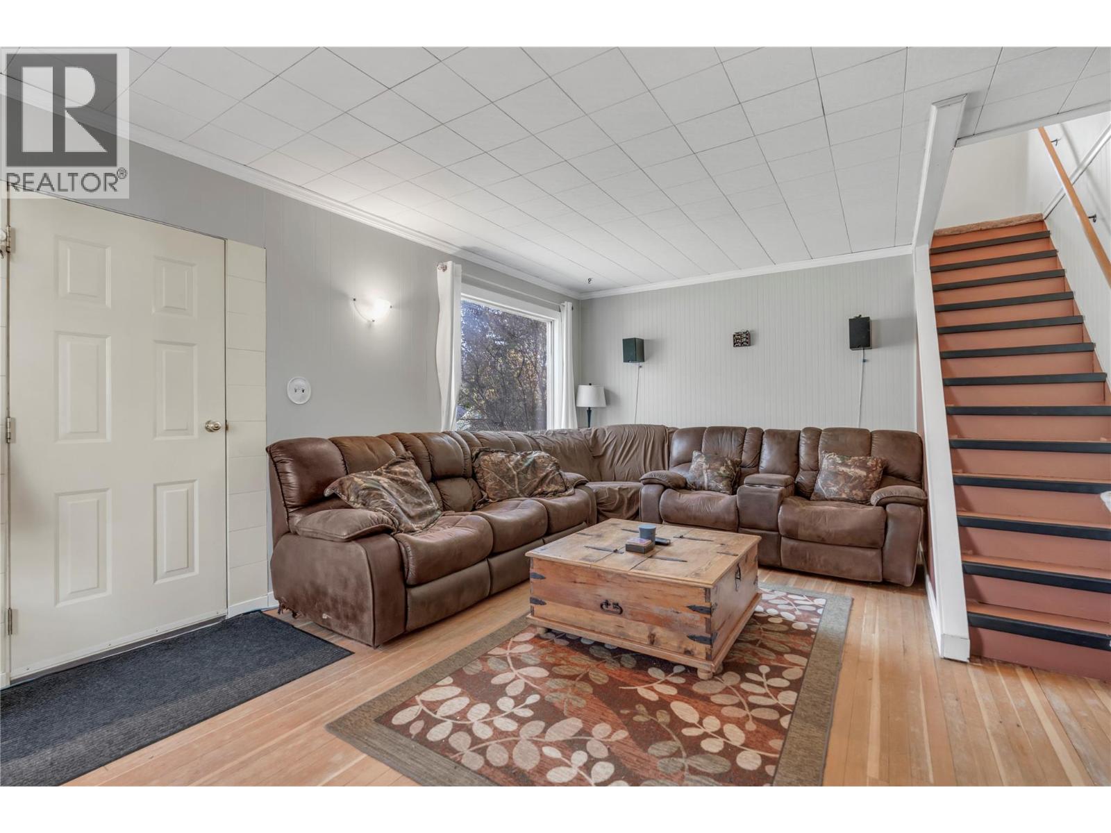  292 ANGELA Avenue, Princeton