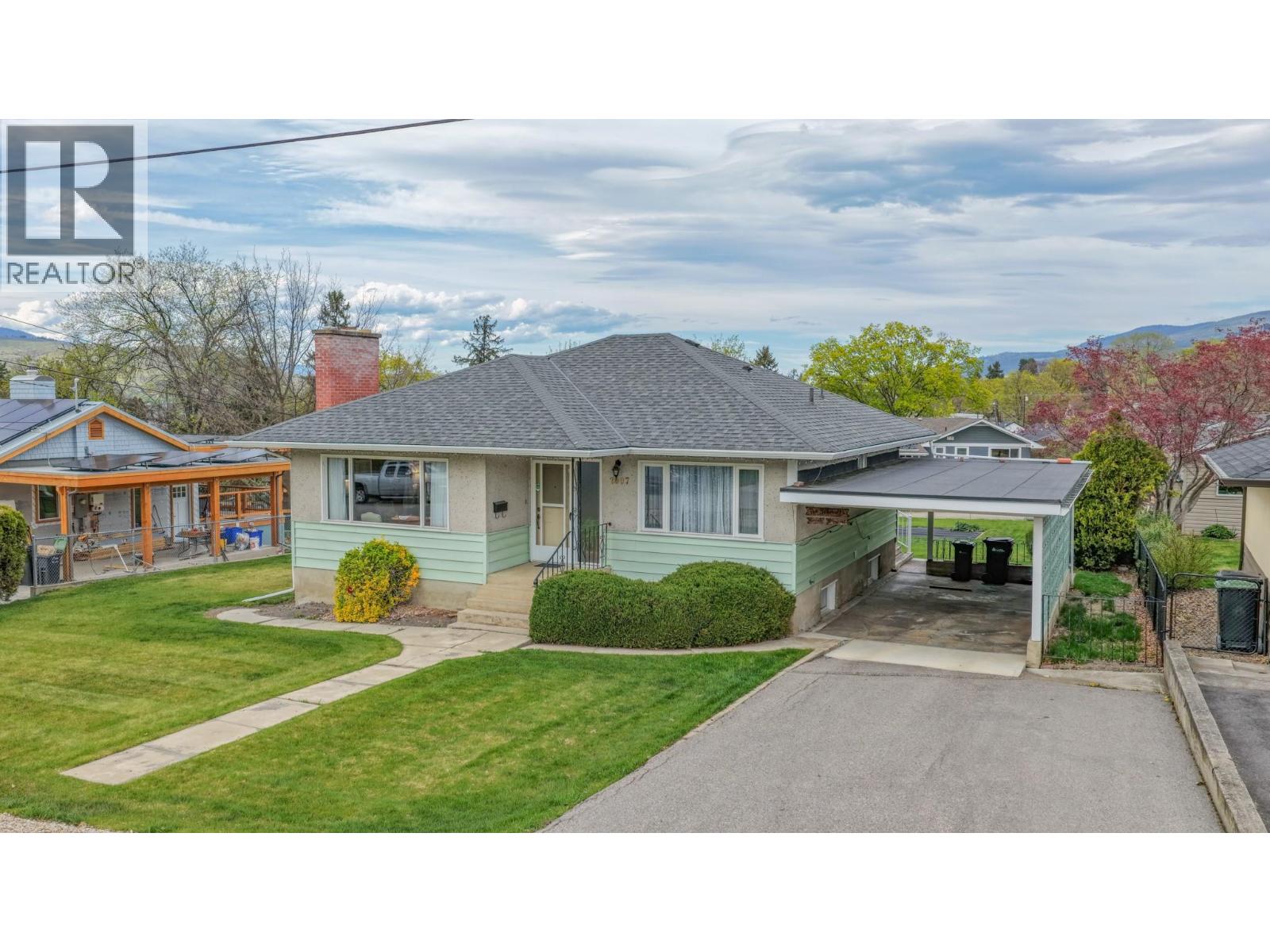 2007 29 Crescent, Vernon