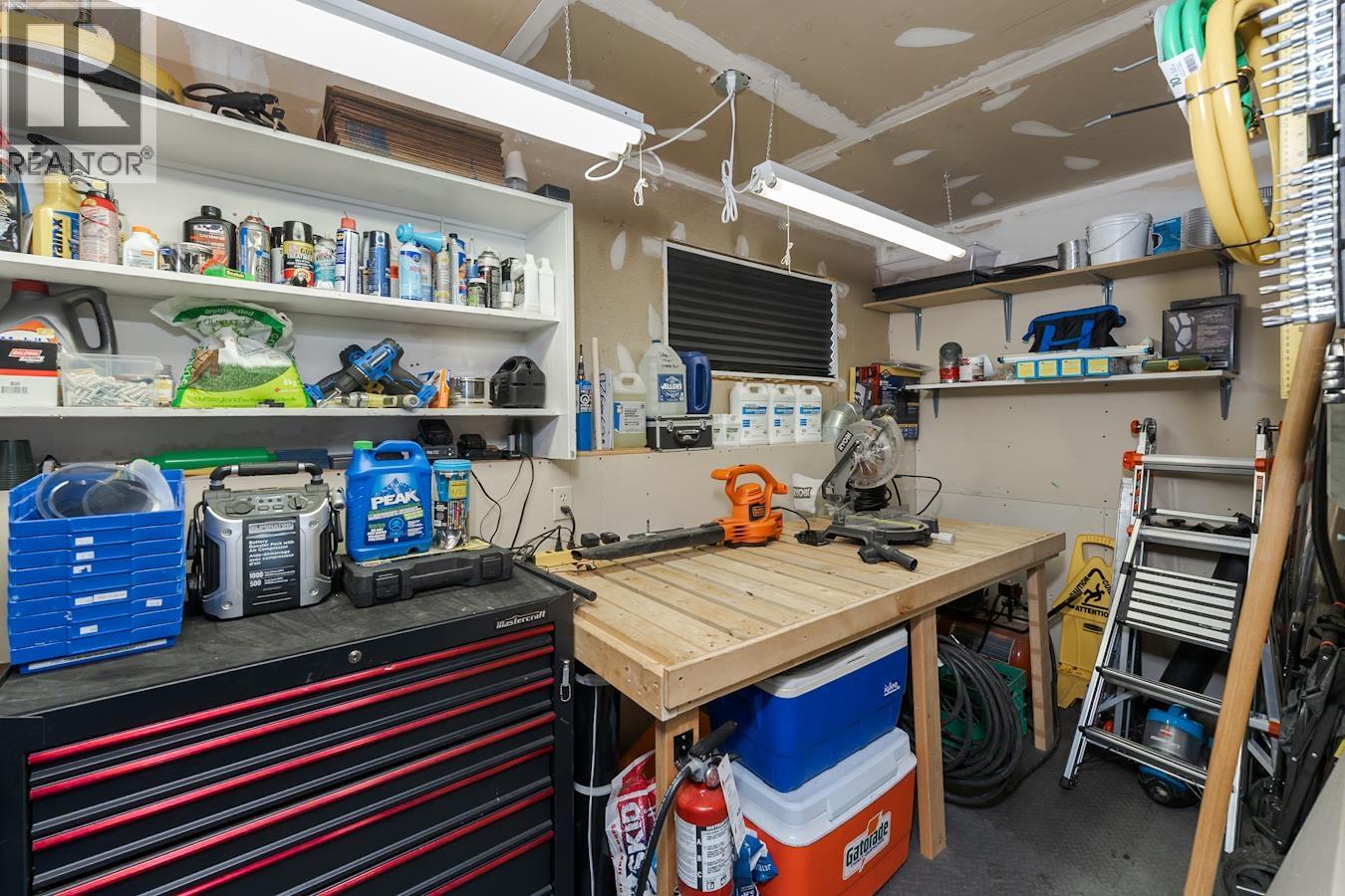 2978 OAKRIDGE CRESCENT - 32