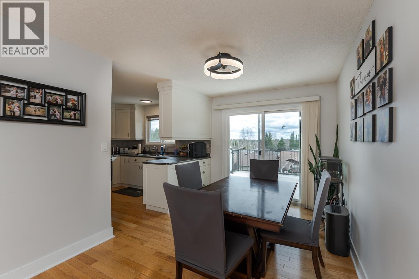 Photo 9 of 41 — 2978 OAKRIDGE CRESCENT · Prince George, BC