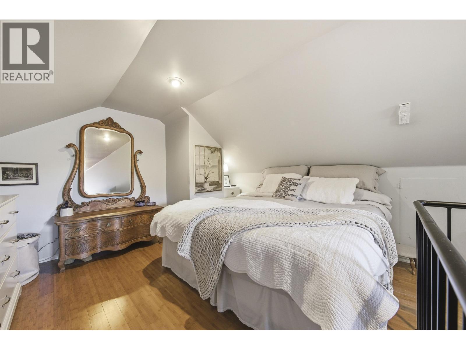 2029 PHILIP AVENUE, North Vancouver