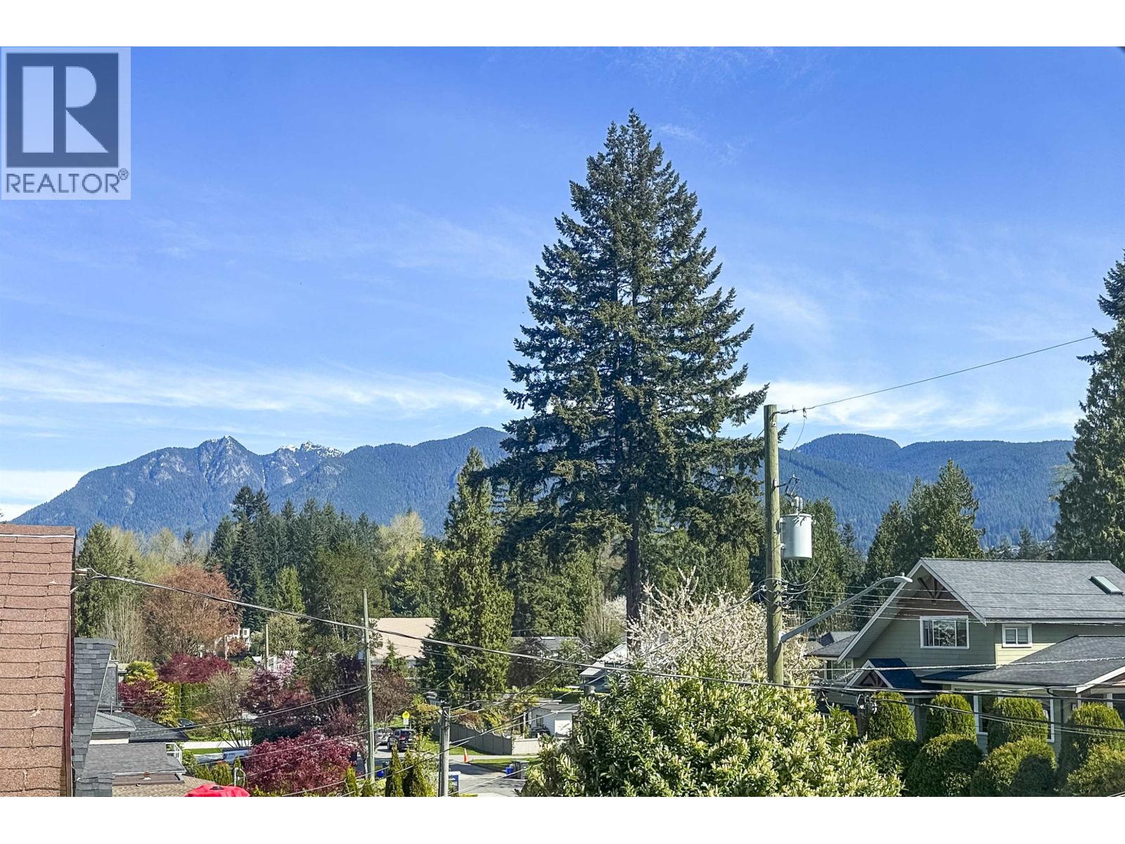 2029 PHILIP AVENUE, North Vancouver