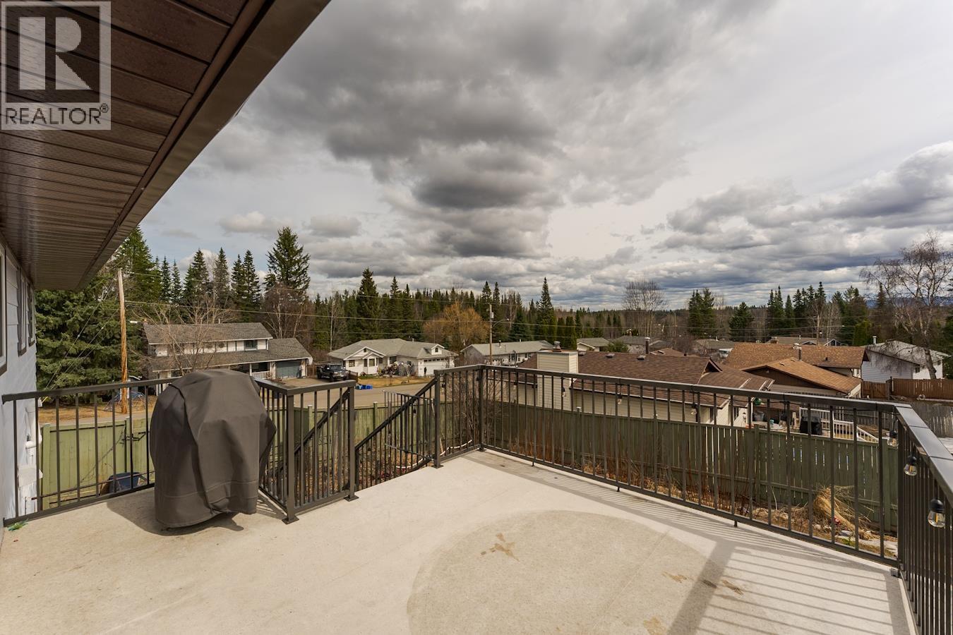 2978 OAKRIDGE CRESCENT - 34