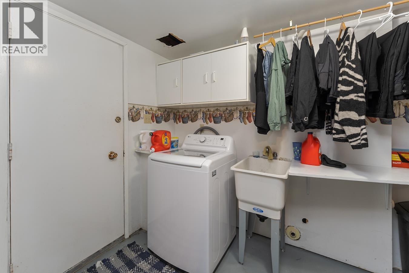 2978 OAKRIDGE CRESCENT - 28