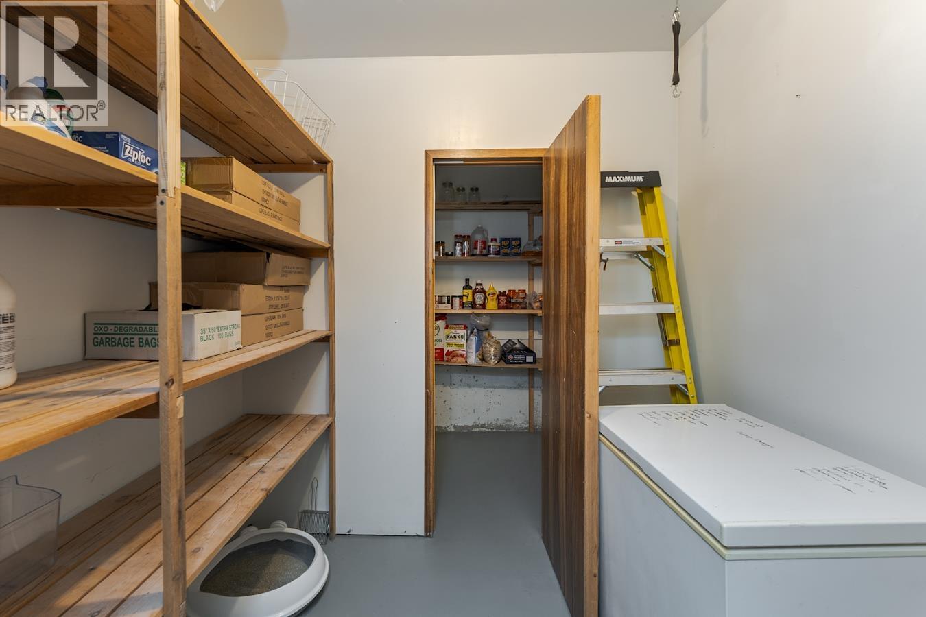 2978 OAKRIDGE CRESCENT - 29