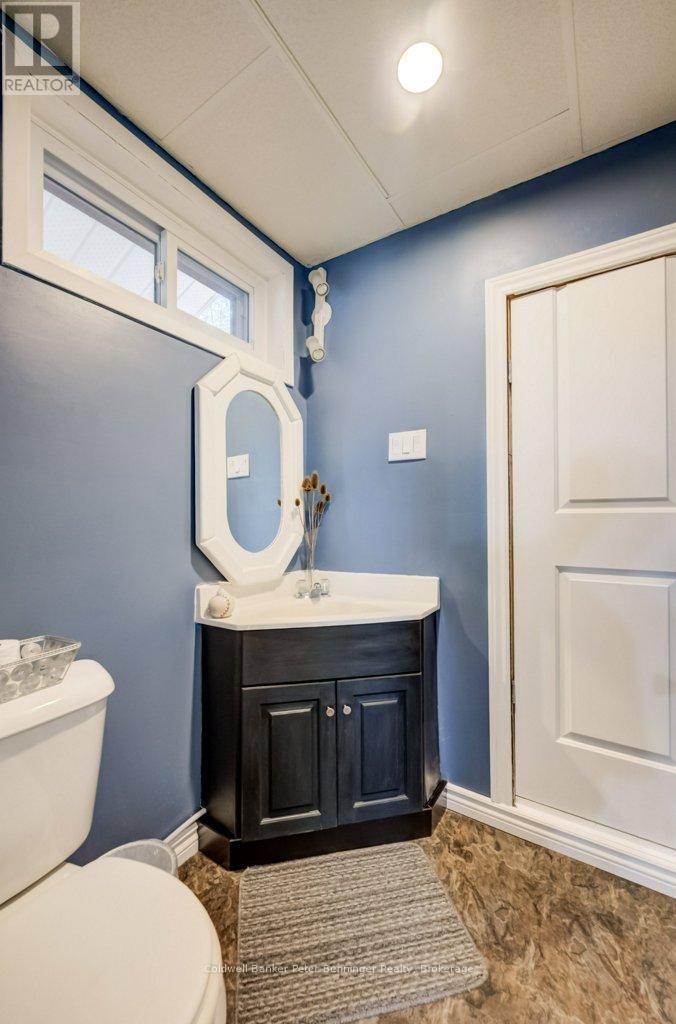 3 pc bath - walk out basement level
