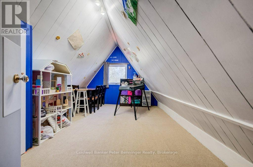 Den - 2nd floor