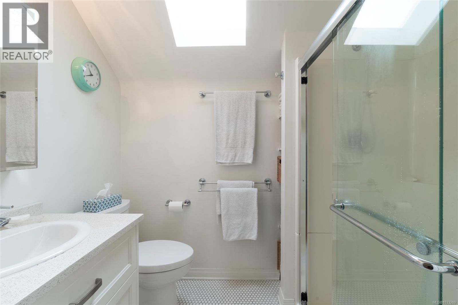  2663 Orchard Avenue, Oak Bay