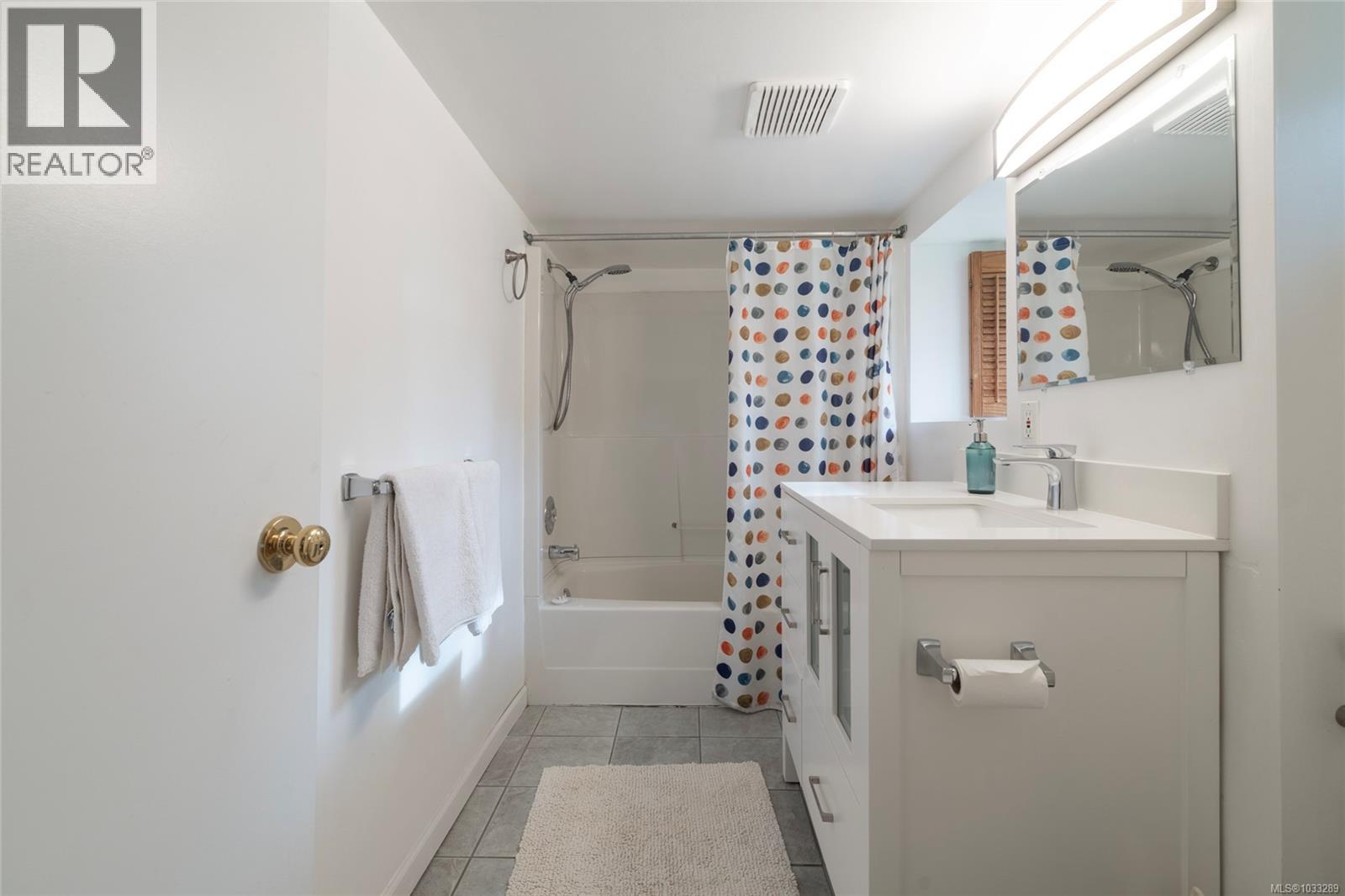  2663 Orchard Avenue, Oak Bay