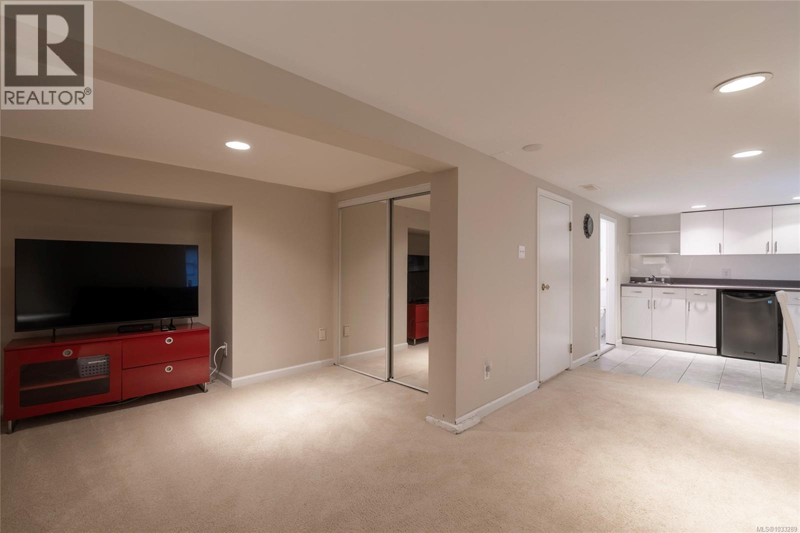  2663 Orchard Avenue, Oak Bay